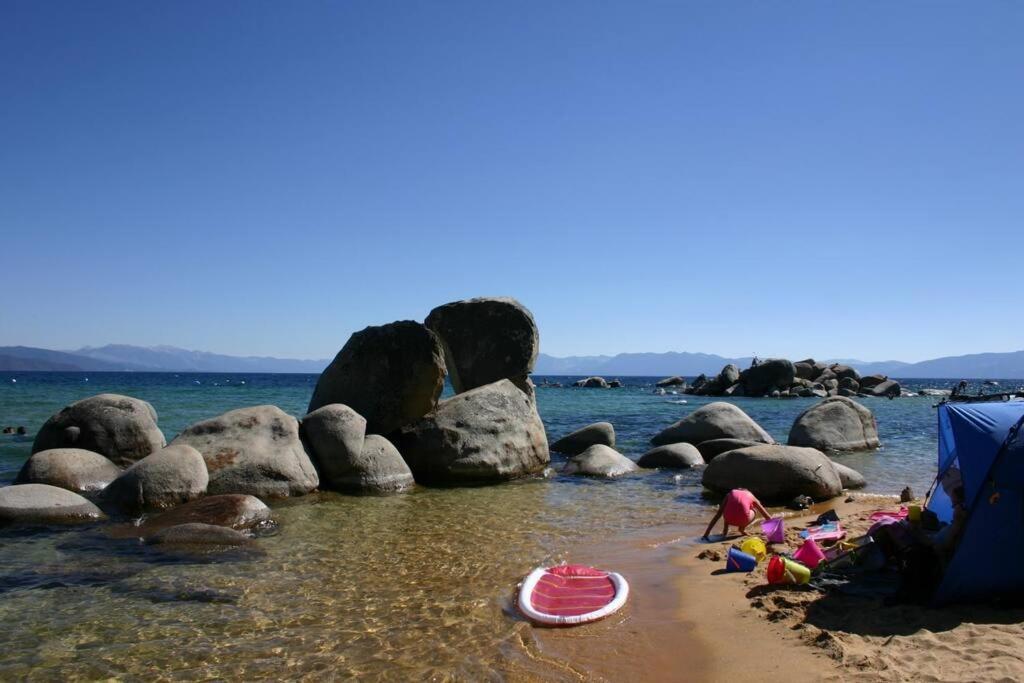 Lake Views, Pet-Friendly Cabin With Hot-Tub In King'S Beach Kings Beach Exterior photo
