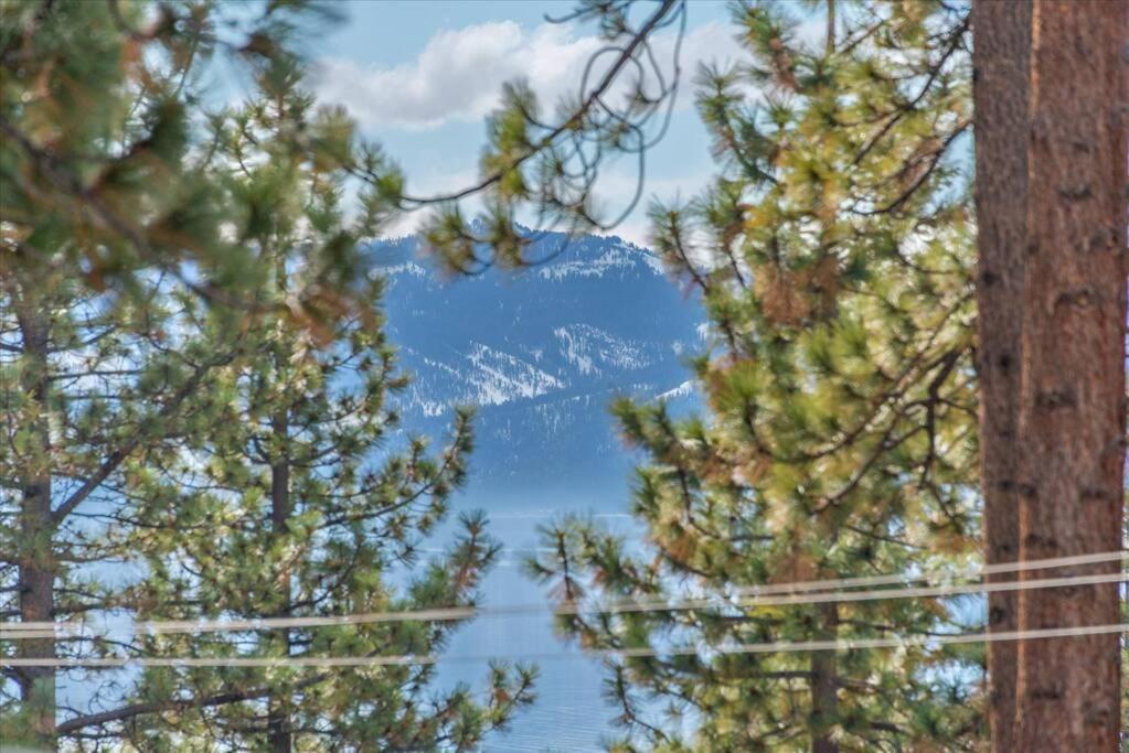 Lake Views, Pet-Friendly Cabin With Hot-Tub In King'S Beach Kings Beach Exterior photo